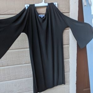 ANNA LEE + HOPE cold shoulder black shift dress